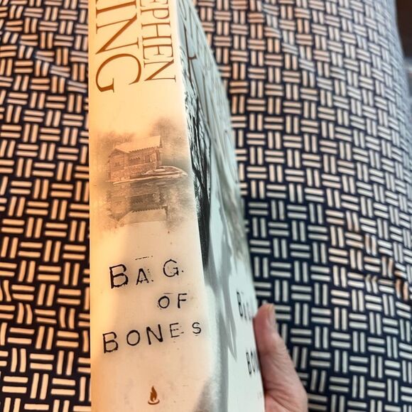 Stephen King Bag of Bones a Novel. Hardcover 1998 Edition. Damage - Picture 2 of 5